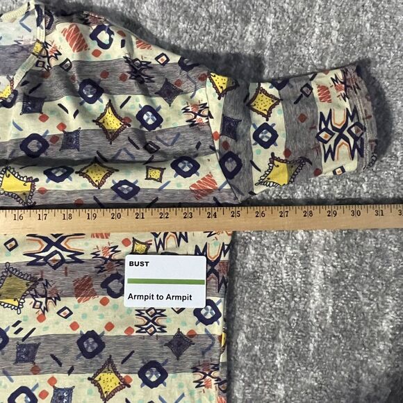 LulaRoe Oversized Top Size S Multicolor Cave Paintings Tribal Ethnic Art-to-Wear - Picture 3 of 12
